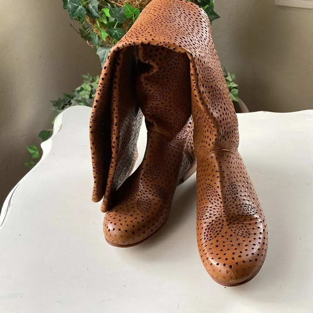 PAOLA FRANI Perforated Tall Leather Boots Made in Italy Size 6 EUC